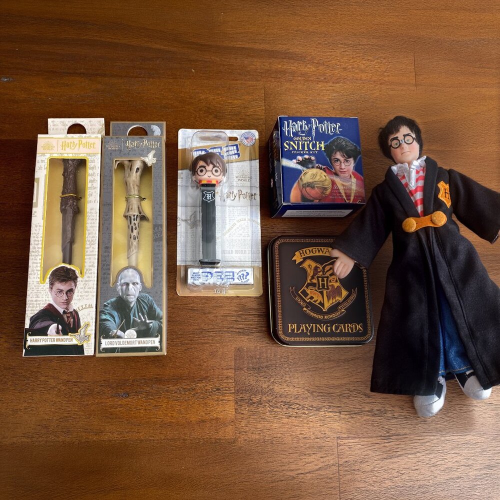 Harry Potter Bundle Lot - Hogwarts Cards, Wand Pens, PEZ, Golden Snitch Kit Etc
